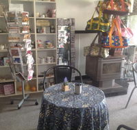 Loz's Coffee and Gifts - Stays Accommodation
