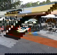 Salty's Grill  Cafe - Stayed