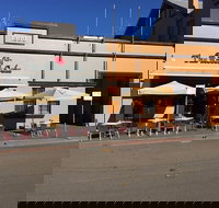 The Roses Cafe - Stayed