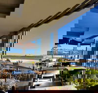 Reef Bar and Grill - Stayed