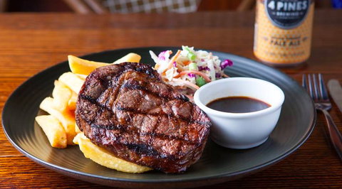 Pineapple Hotel - Park Bar - Stays Accommodation 0