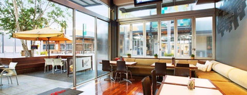 North Lakes Tavern - Stayed 0