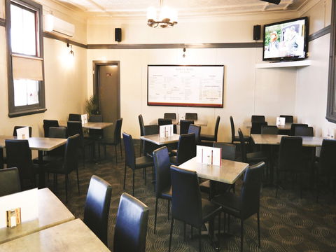 Federal Hotel Brasserie - Stays Accommodation 1