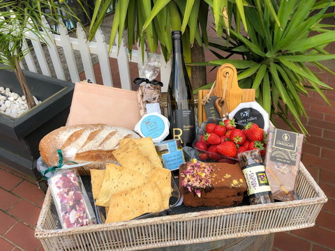 Rochford Wine And Grocery Delivery - Stayed 1