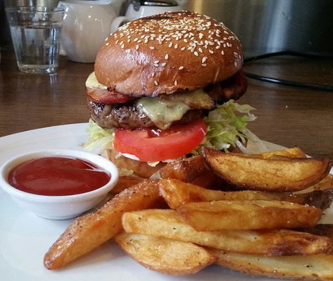 Mrs. Smith's Hotel Restaurant - Stays Accommodation 0
