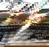 Slide N Shake - Gordon - Stayed