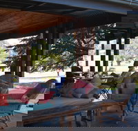 Duck'n Fishes Cafe and Bar