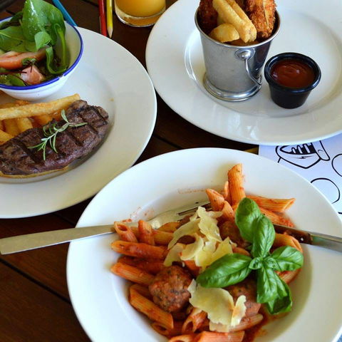 Indigo – Eats, Treats & Bar - Stays Accommodation 0
