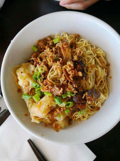 Two Hand Noodle Shop - Stayed 0