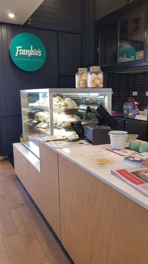 Frankie's - Stayed 0