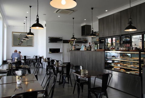 61 Balo Café Moree - Stays Accommodation 2