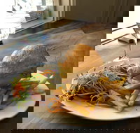 Bowning Hotel Dining