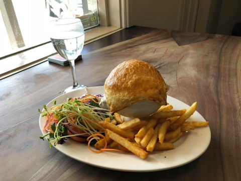 Bowning Hotel Dining - Stayed 0
