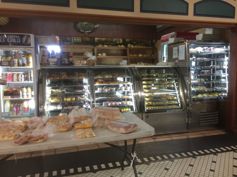 Golden Crust Hot Bread - Stayed 0