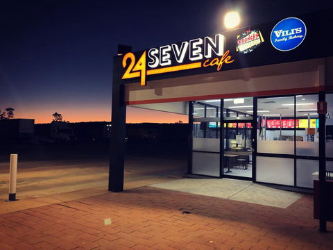 24 Seven Cafe - Stays Accommodation 0