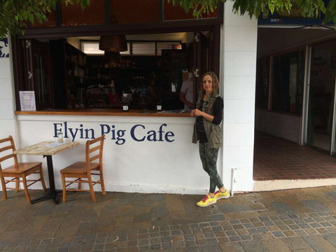 Flying Pig Cafe - Stayed 0