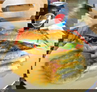 VN Wrap 'n' Roll - Sunshine North - Stayed