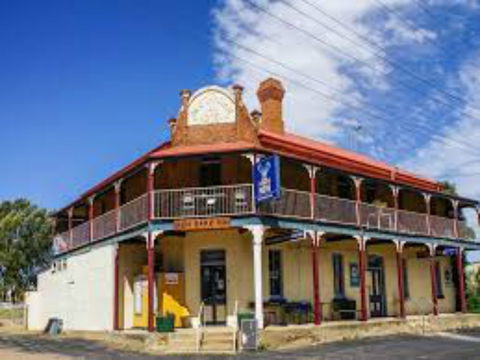 Ironbark Inn - Stays Accommodation 0