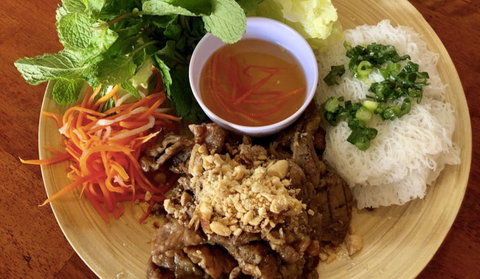 Aunty Ut Restaurant - Stays Accommodation 0