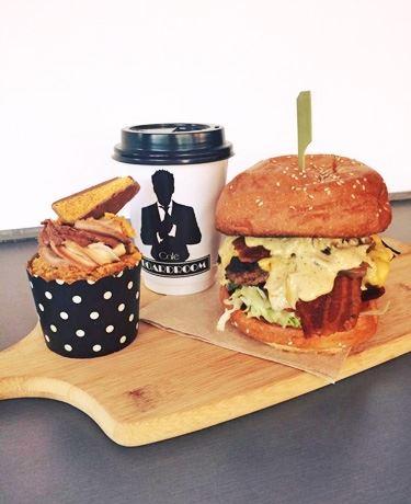 Cafe Boardroom - Stayed 12