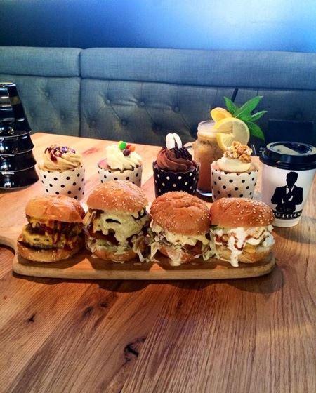 Cafe Boardroom - Stayed 8