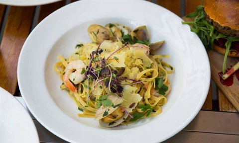 O Bar & Restaurant - Stayed 5