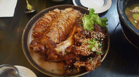 Shinara Grill & Lounge - Stays Accommodation 0