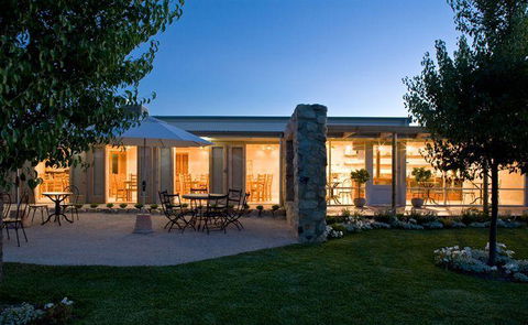 Uno Mas - Stays Accommodation 14