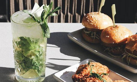 The Reveley - Stayed 9