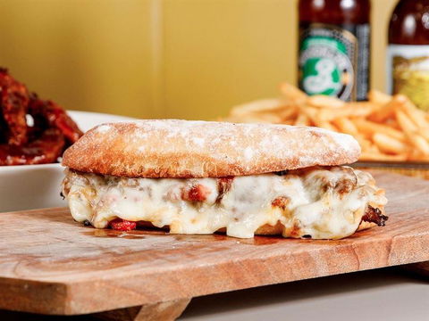 Noho NYC Bar & Grill - Stays Accommodation 12