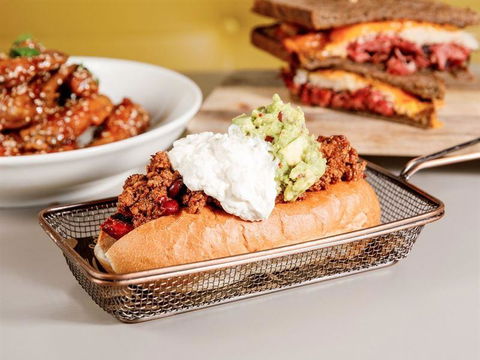 Noho NYC Bar & Grill - Stays Accommodation 5