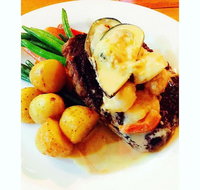 Reunion Cafe Bar Restaurant - Stayed