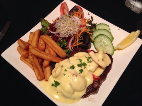 Palms Restaurant - Stays Accommodation 0