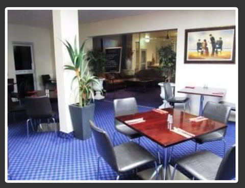 SunPalms Hotel Motel - Stays Accommodation 3