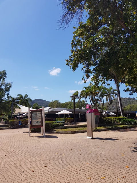 Picnic Bay Hotel - Stayed 5