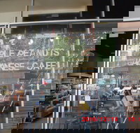 Purple Peanuts Japanese Cafe - Stayed