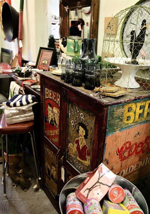 Worn-Out-Wares Cafe - Stayed 8