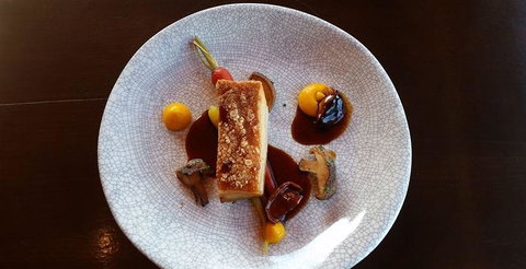 Maxwell Restaurant - Stays Accommodation 10