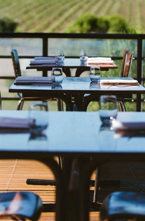 Maxwell Restaurant - Stays Accommodation 4