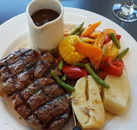 Snug Tavern - Stayed