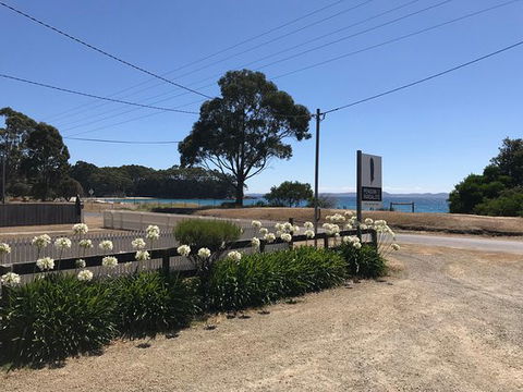 Penguin & Pardalote Coffee House - Stays Accommodation 0