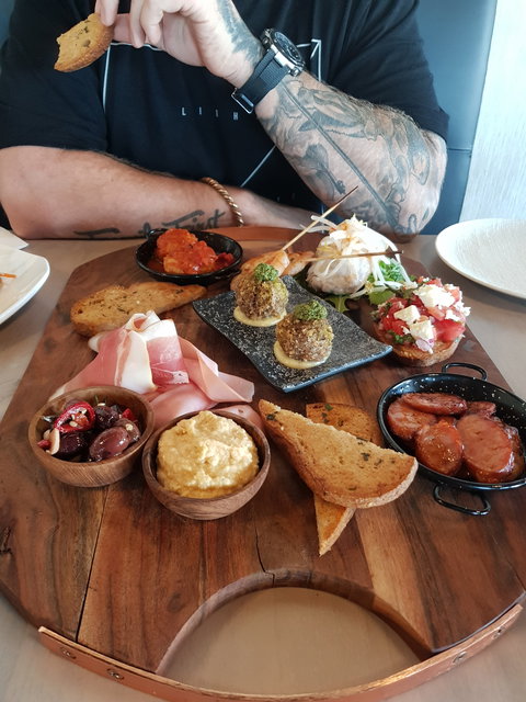 Kapitol Kitchen - Stayed 8