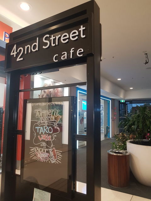 42nd Street Cafe - Stays Accommodation 3