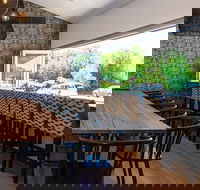 Vino Lokal - Stays Accommodation