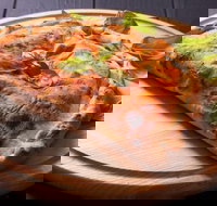 Straddie Wood Fired Pizza - Stayed