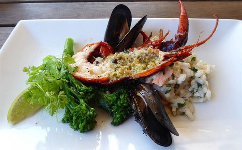 Katch-Up Seafood Grill & More - Stayed 10