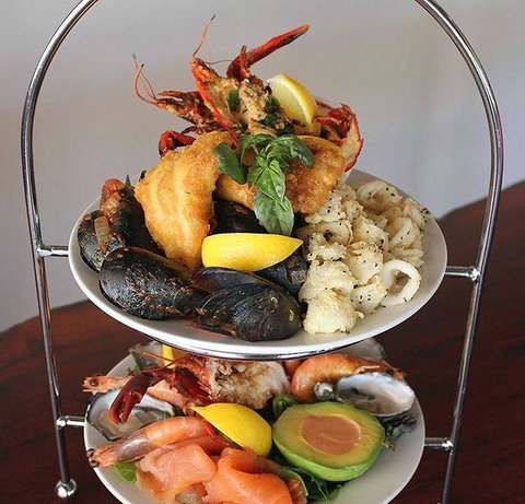 Katch-Up Seafood Grill & More - Stayed 7