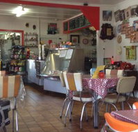 Mjs Retro  Vintage Wares - Stayed