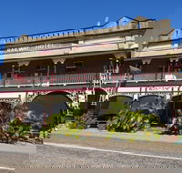 Railway Hotel Pub - Stays Accommodation