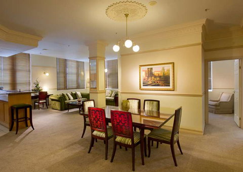 Royal Albert Hotel - Stays Accommodation 6